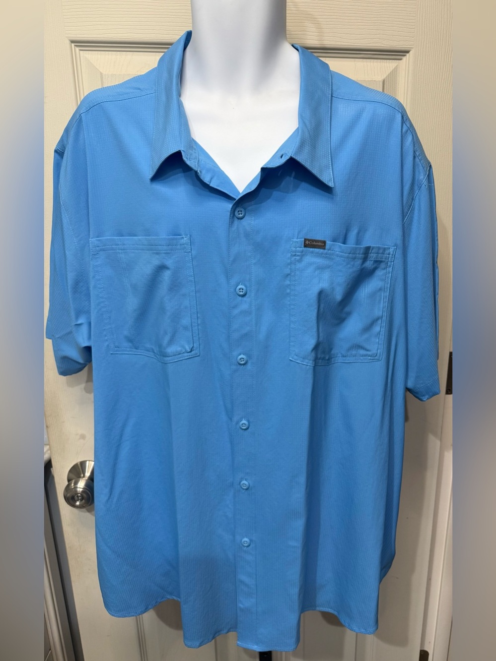 Columbia Light Blue Short-Sleeve Button-Down Shirt